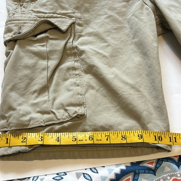 Levi’s red tag Cargo short - Picture 9 of 10